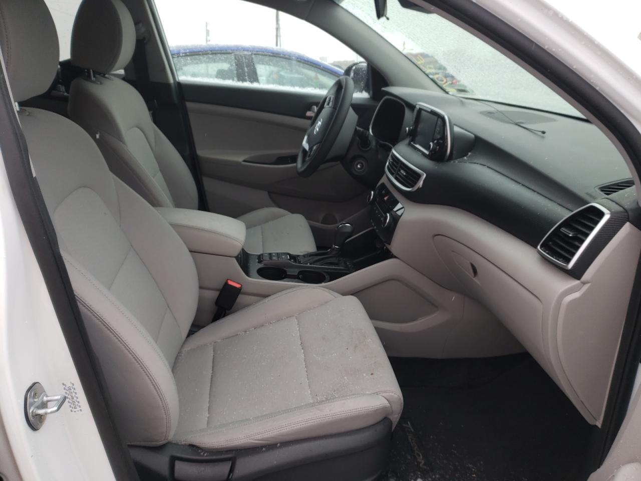 Photo 5 from auction – 2019 HYUNDAI TUCSON SE with VIN KM8J2CA49KU056740