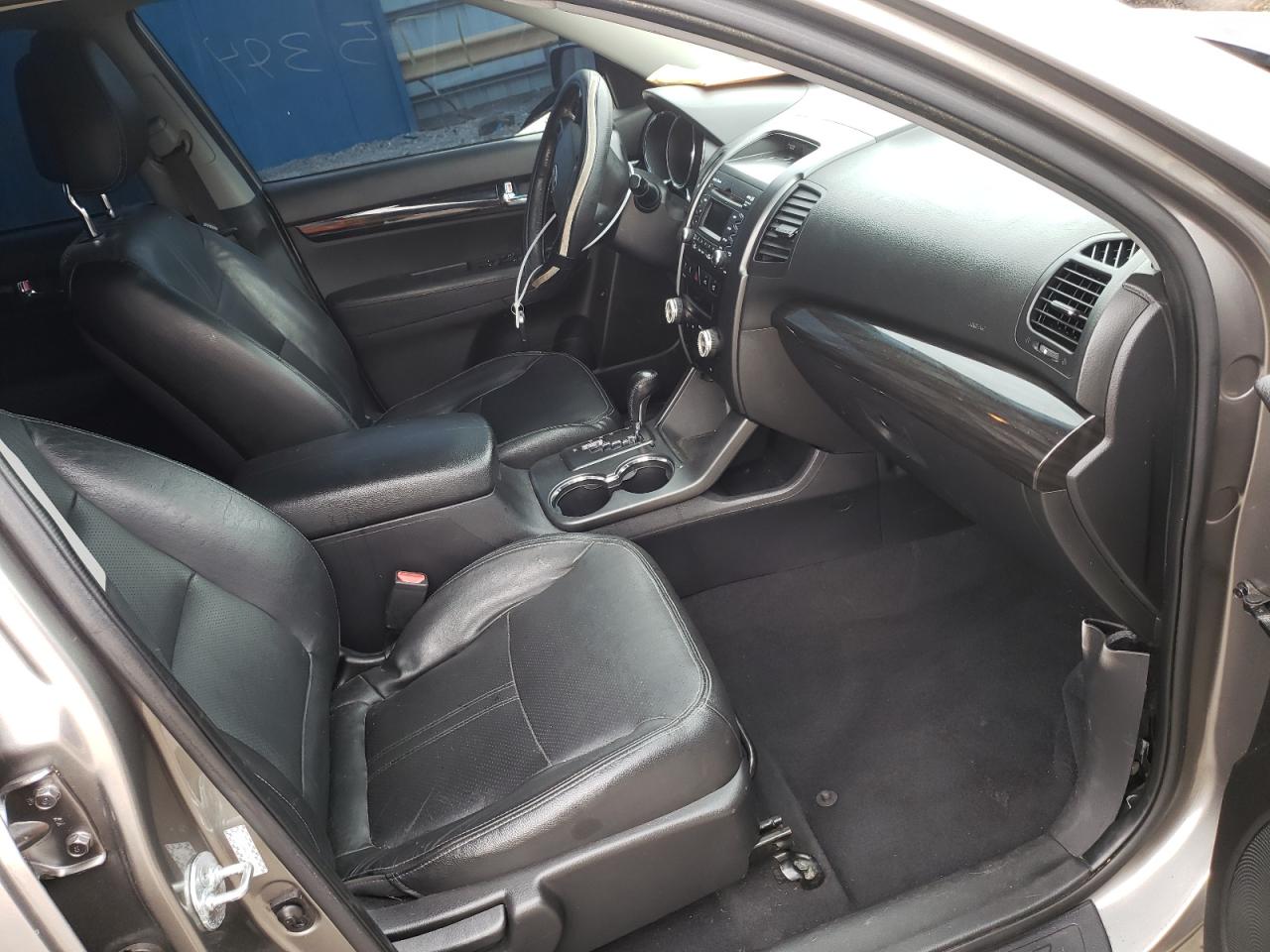 Photo 5 from auction – 2011 KIA SORENTO EX with VIN 5XYKU4A27BG001809