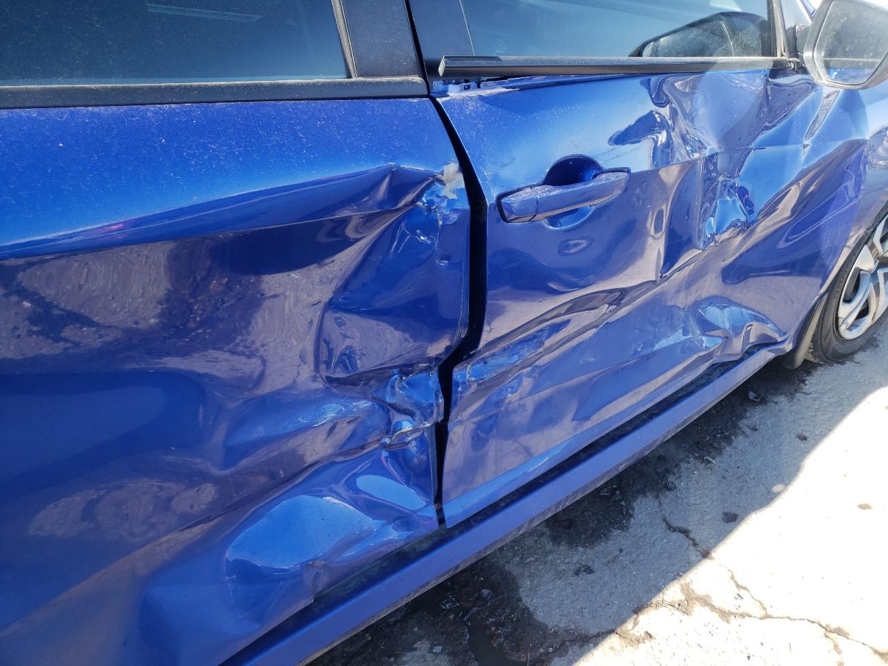 Photo 9 from auction – 2016 HONDA CIVIC LX with VIN 19XFC2F51GE014801