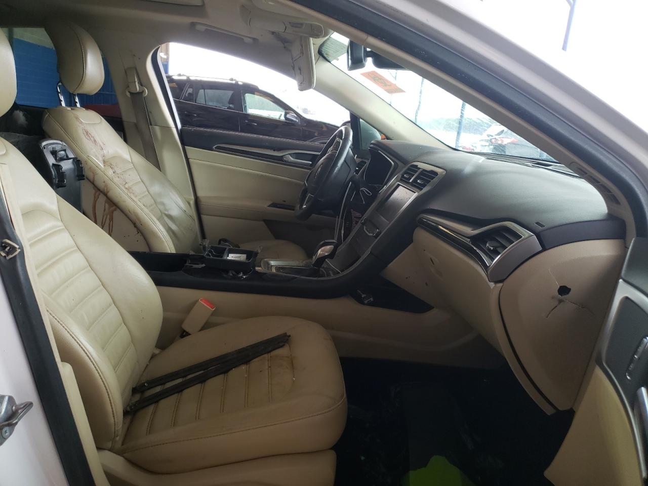 Photo 5 from auction – 2014 FORD FUSION SE with VIN 3FA6P0HD2ER324402