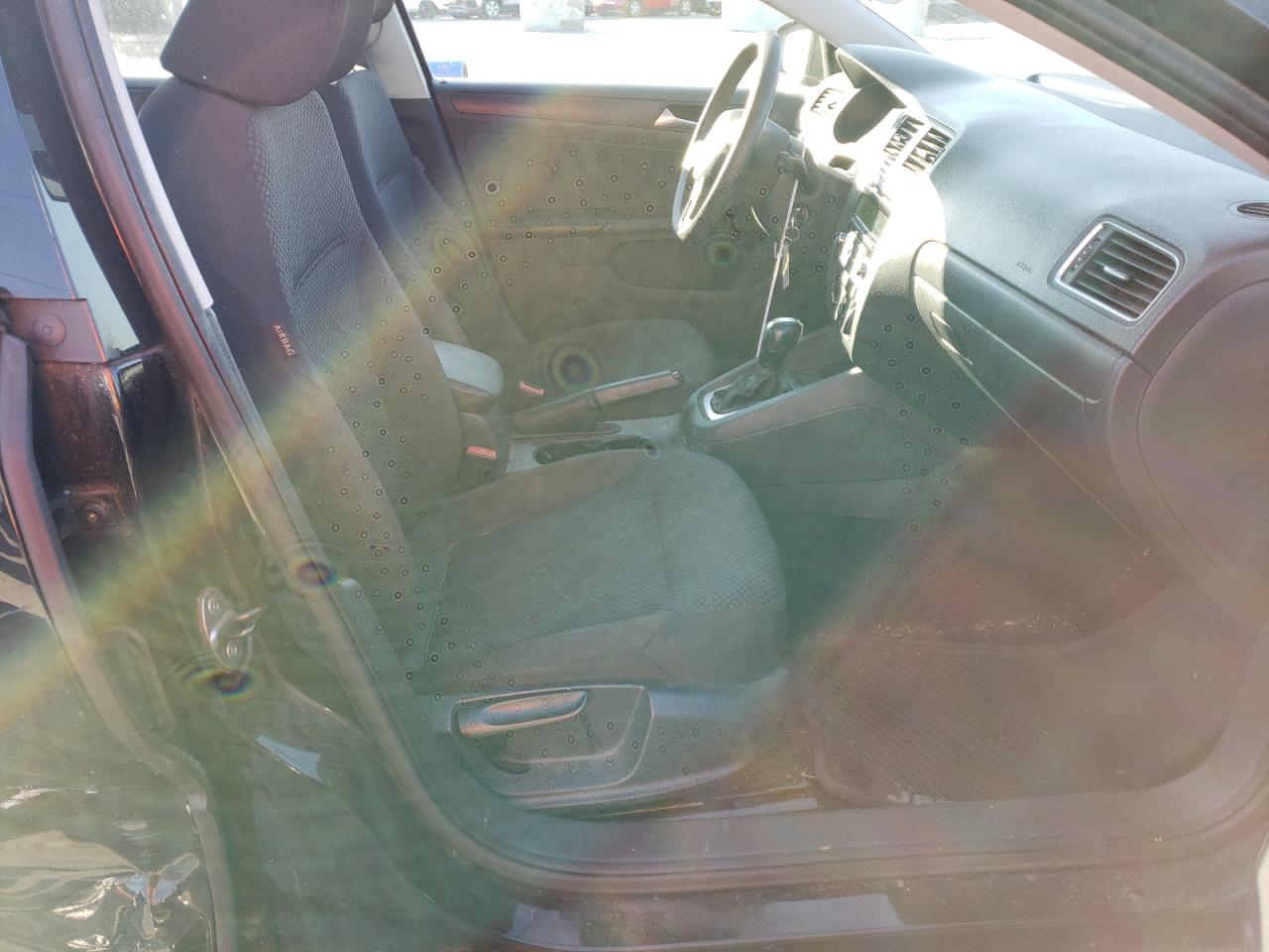 Photo 5 from auction – 2014 VOLKSWAGEN JETTA BASE with VIN 3VW2K7AJ4EM441831