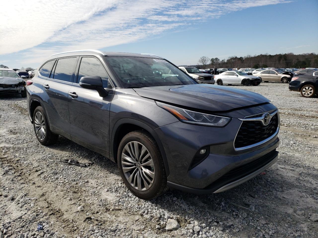 TOYOTA HIGHLANDER 2021 with VIN 5TDFZRAH4MS064716 - Photo from auction