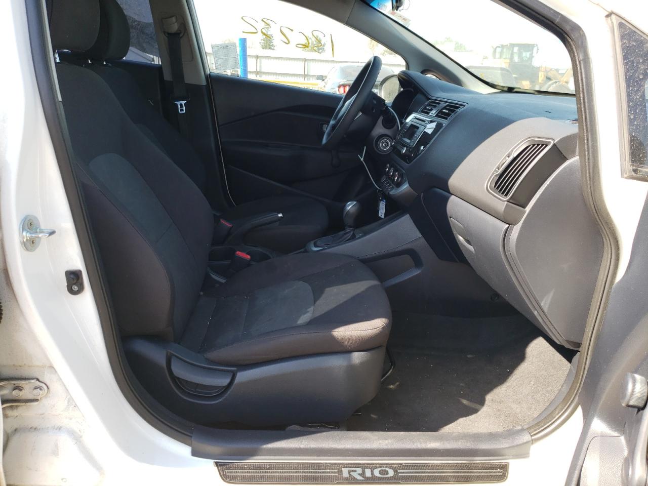 Photo 5 from auction – 2016 KIA RIO LX with VIN KNADM4A37G6678562