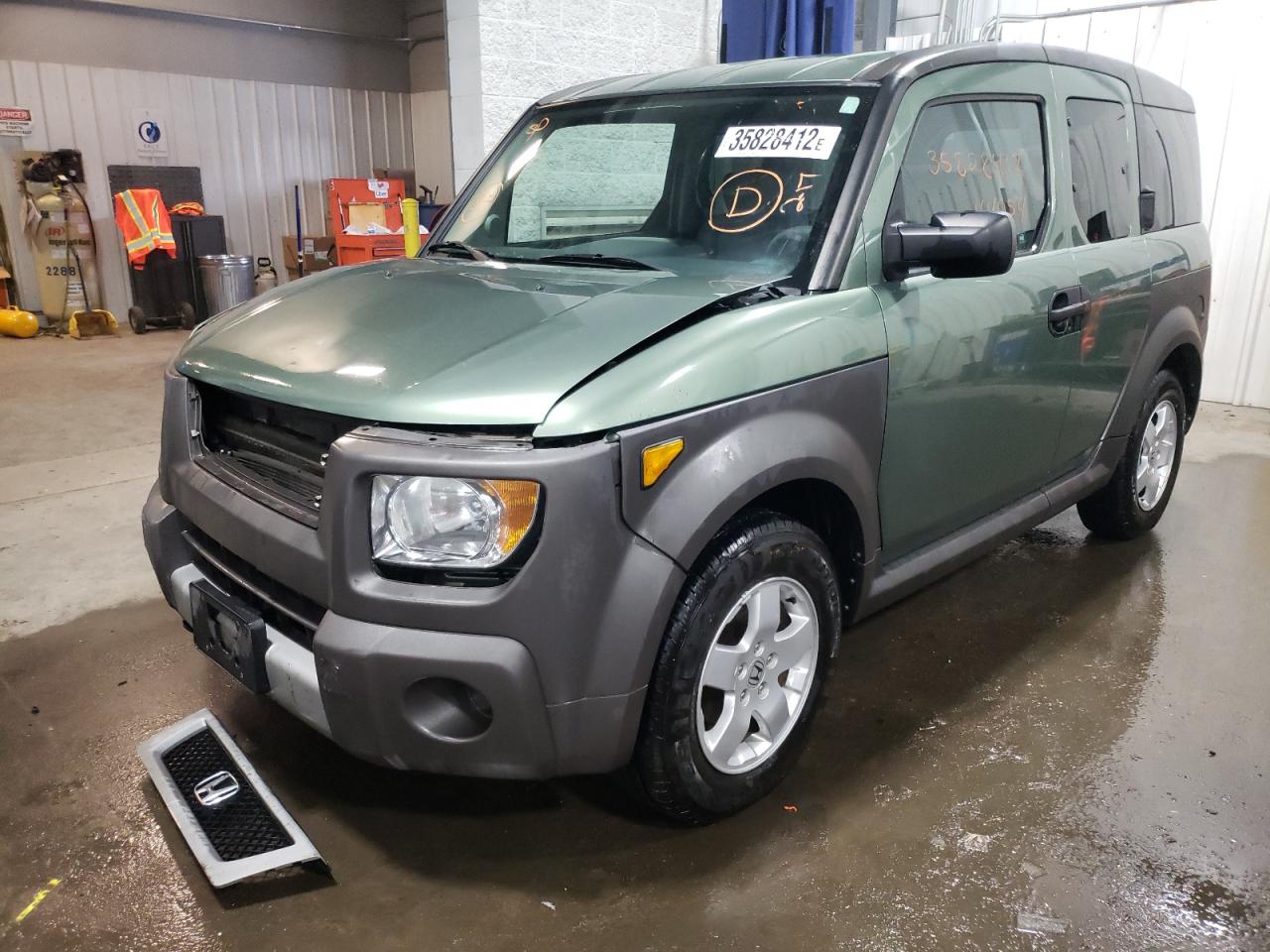 Photo 2 from auction – 2005 HONDA ELEMENT EX with VIN 5J6YH286X5L012799
