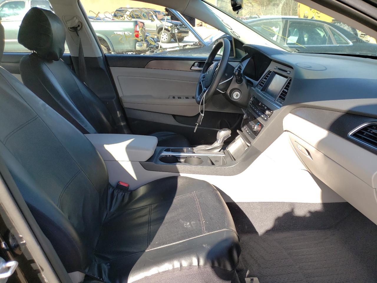 Photo 5 from auction – 2016 HYUNDAI SONATA SPO with VIN 5NPE34AF7GH327032