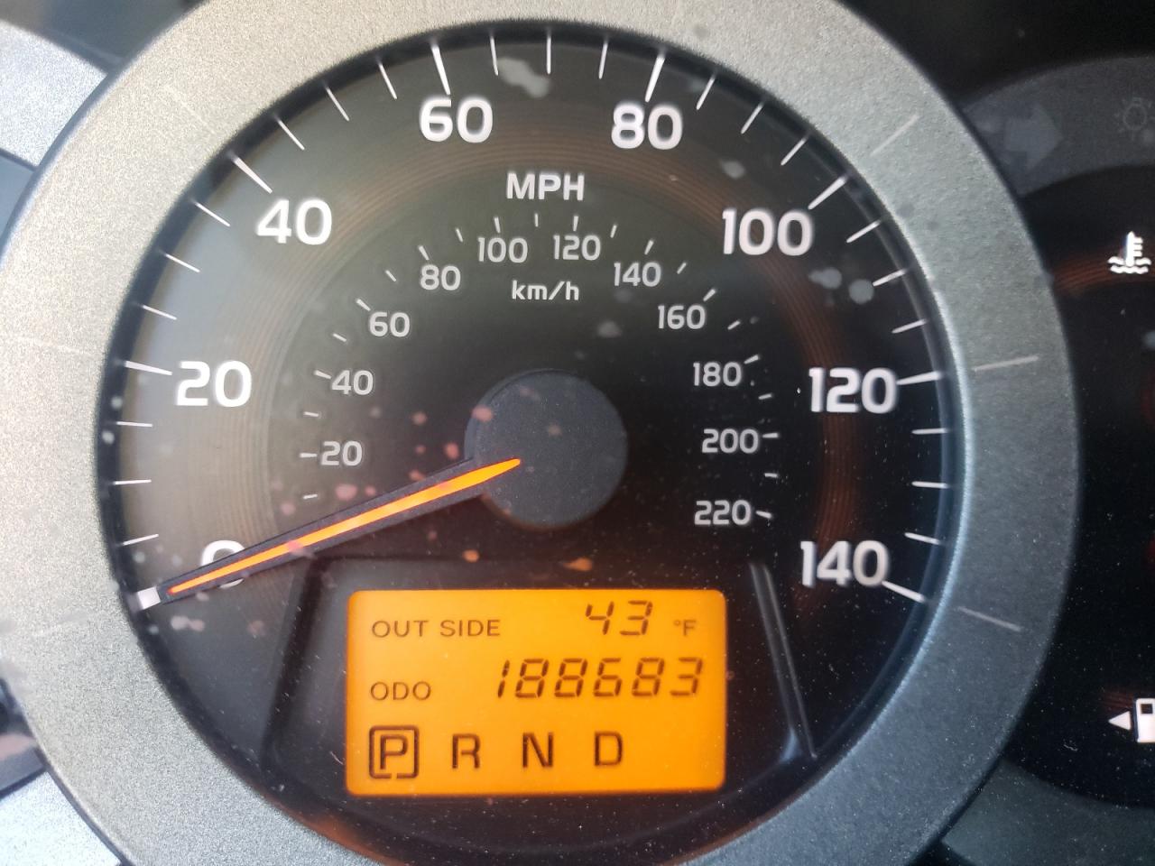 Photo 8 from auction – 2006 TOYOTA RAV4 with VIN JTMZD33V866014464
