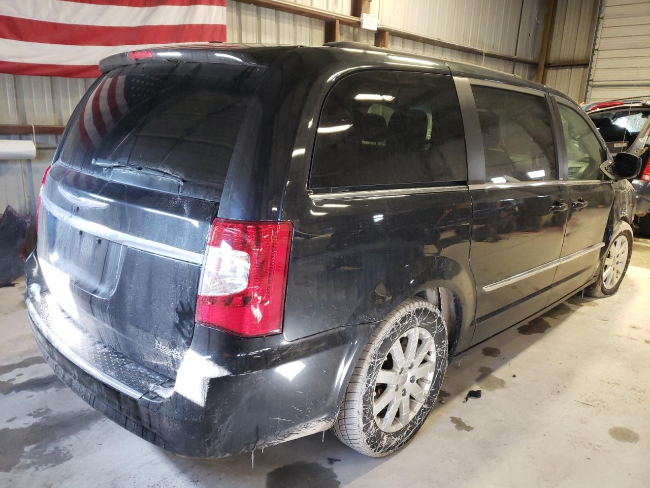 Photo 4 from auction – 2013 CHRYSLER TOWN & COU with VIN 2C4RC1BG3DR720290