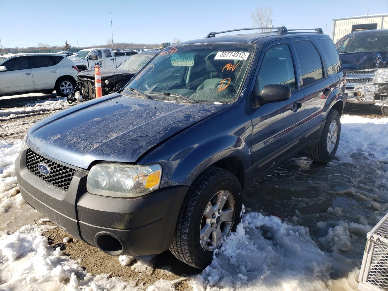 Photo 2 from auction – 2005 FORD ESCAPE XLT with VIN 1FMCU93135KA45399