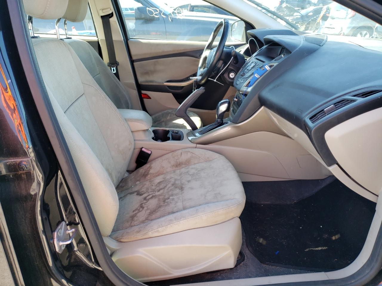 Фото 5 с аукциона – 2012 FORD FOCUS SEL с VIN 1FAHP3H22CL157138
