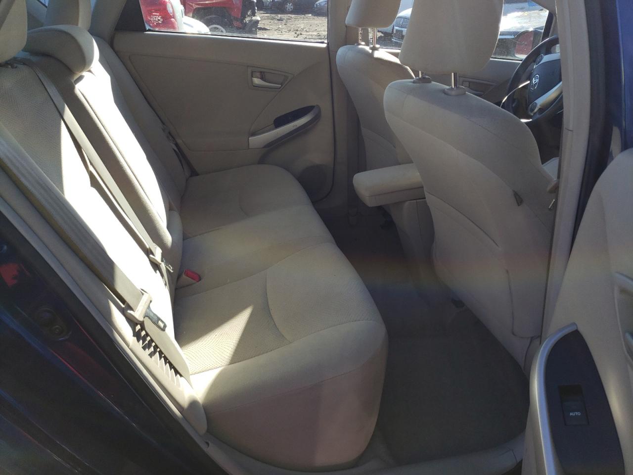 Photo 6 from auction – 2011 TOYOTA PRIUS with VIN JTDKN3DU0B0313609