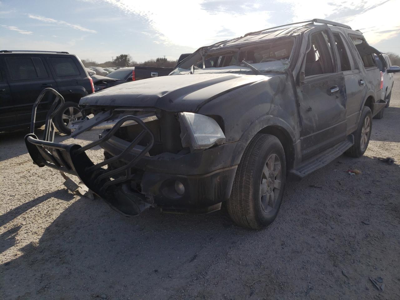Photo 2 from auction – 2010 FORD EXPEDITION with VIN 1FMJU1F51AEB55125