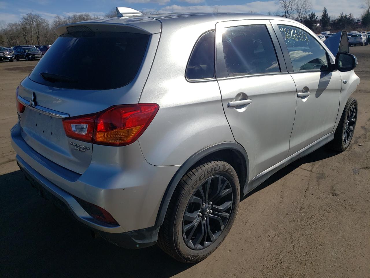 Photo 4 from auction – 2018 MITSUBISHI OUTLANDER with VIN JA4AP3AU3JZ024819