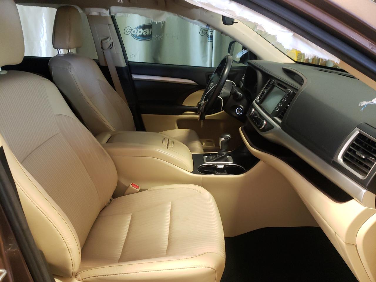 Photo 5 from auction – 2018 TOYOTA HIGHLANDER with VIN 5TDZZRFH3JS235652