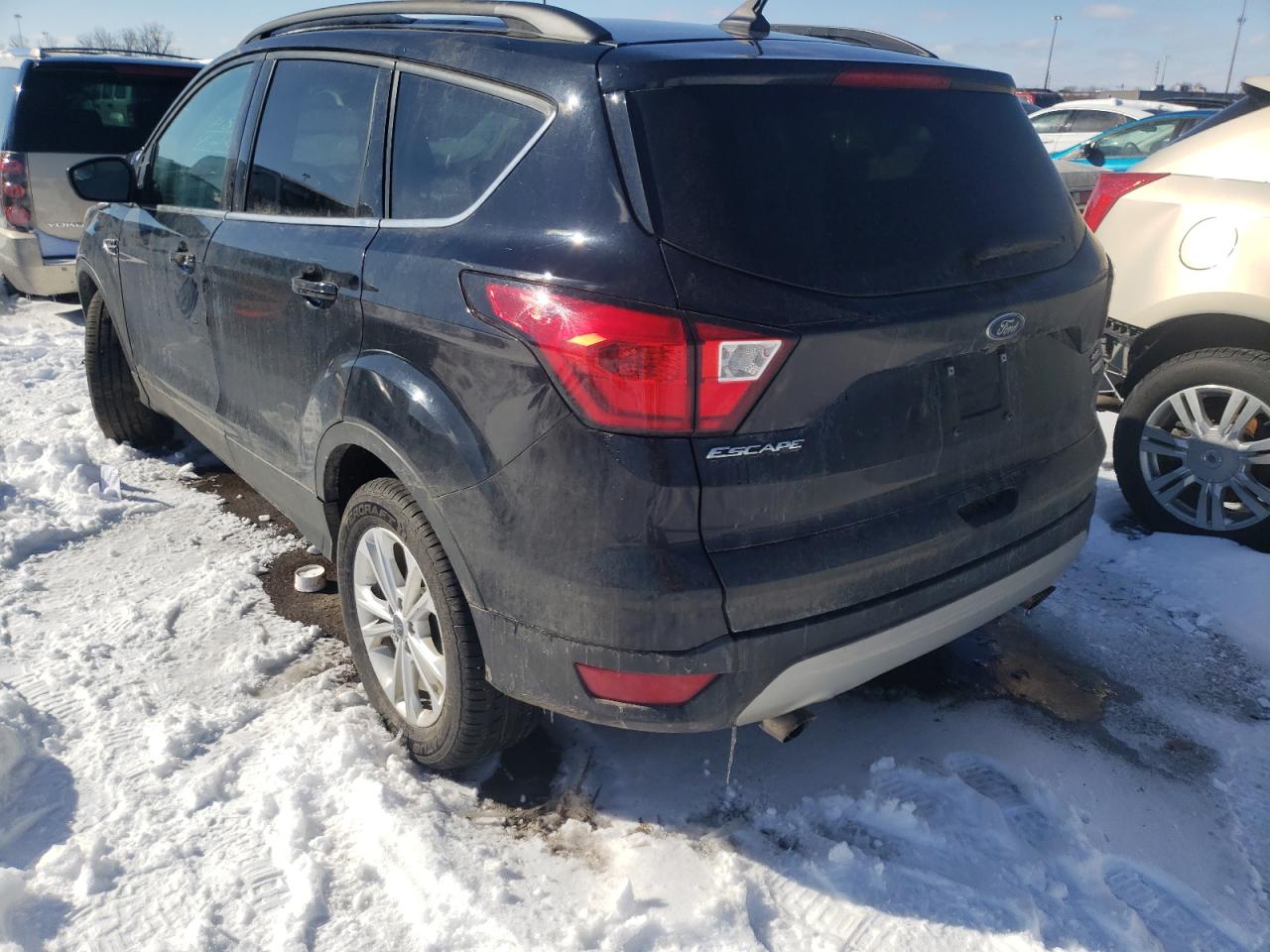 Photo 3 from auction – 2019 FORD ESCAPE SEL with VIN 1FMCU9HD7KUA68459