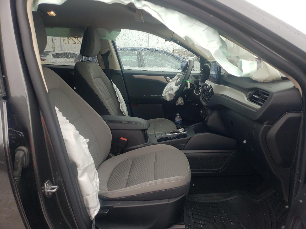 Photo 5 from auction – 2020 FORD ESCAPE SE with VIN 1FMCU0G65LUA51482