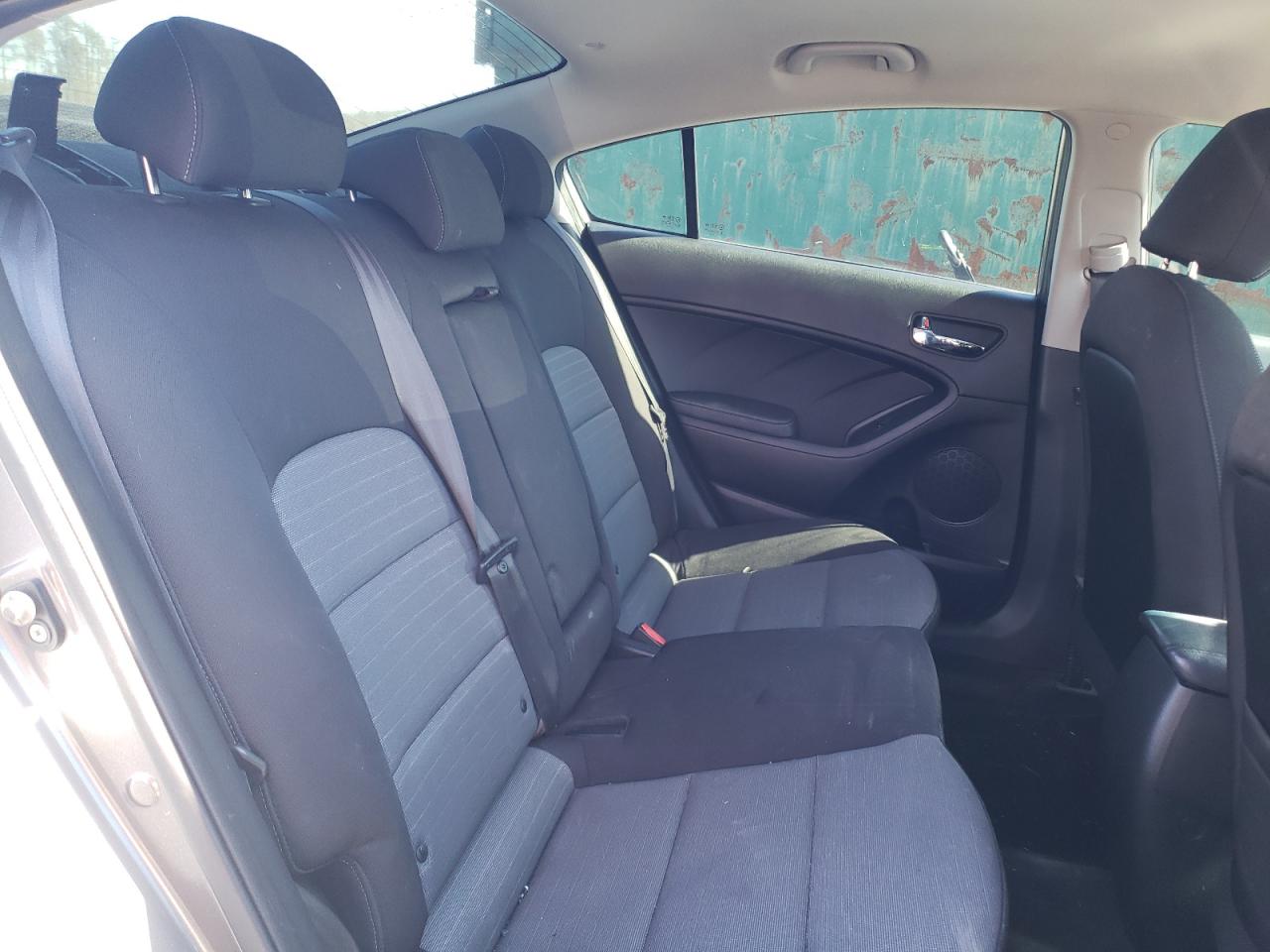Photo 6 from auction – 2016 KIA FORTE EX with VIN KNAFX4A86G5553098