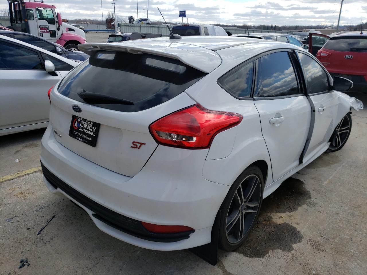 Photo 4 from auction – 2016 FORD FOCUS ST with VIN 1FADP3L9XGL382707