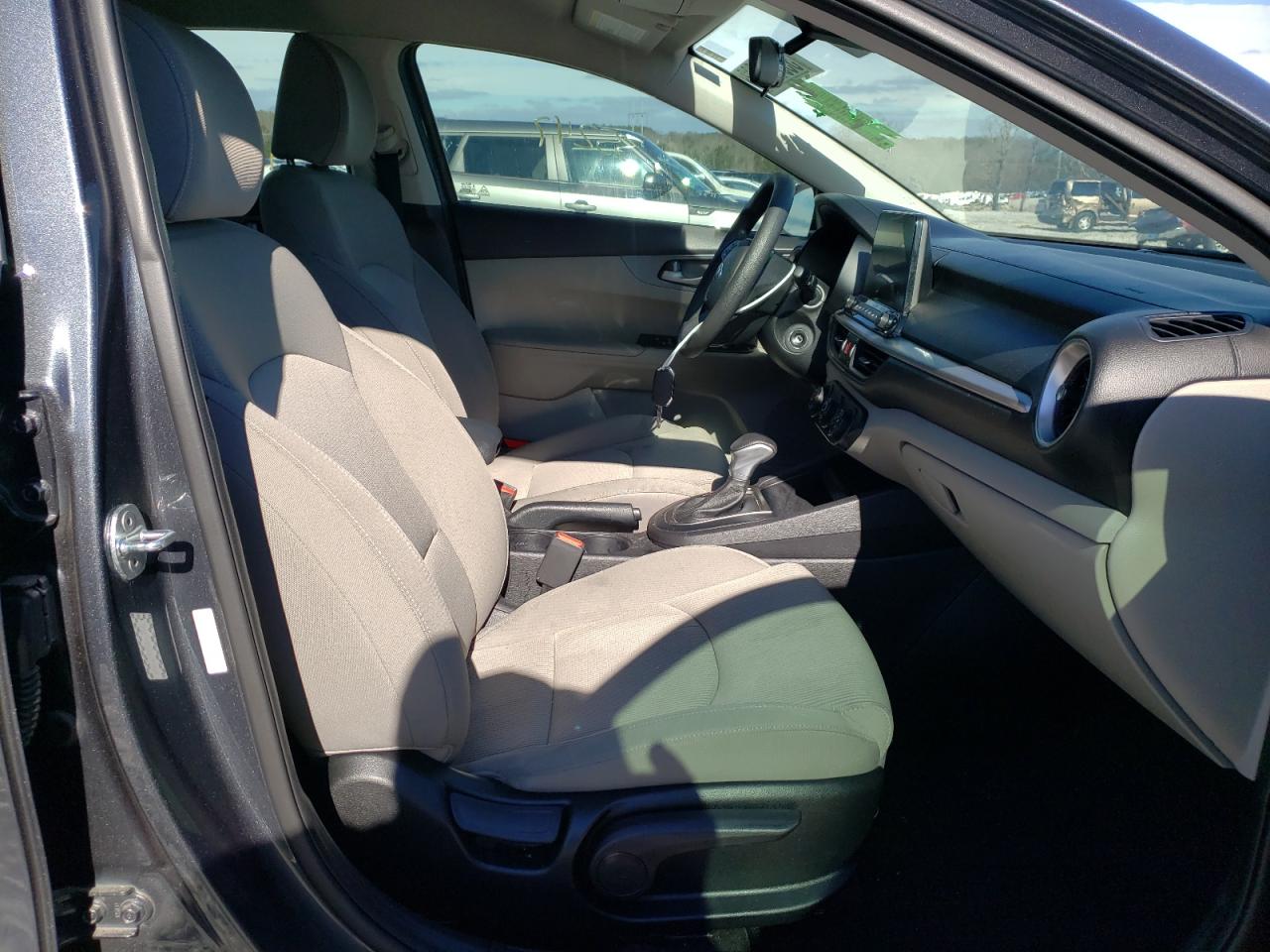 Photo 5 from auction – 2020 KIA FORTE FE with VIN 3KPF24AD2LE187606