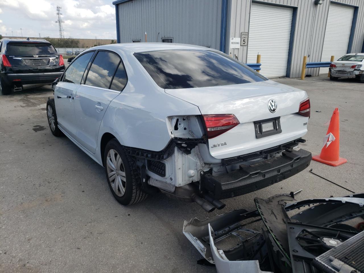 Photo 3 from auction – 2017 VOLKSWAGEN JETTA S with VIN 3VW2B7AJXHM388878