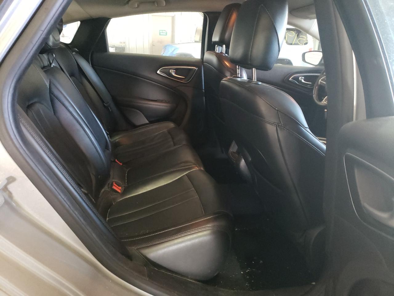 Photo 6 from auction – 2016 CHRYSLER 200 LIMITE with VIN 1C3CCCAB8GN189570