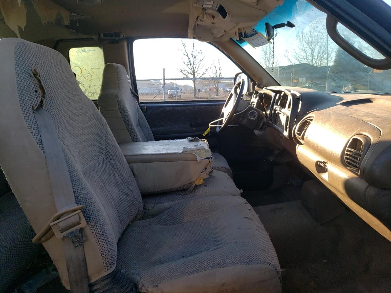 Photo 5 from auction – 1998 DODGE RAM 1500 with VIN 1B7HC13Y4WJ222870