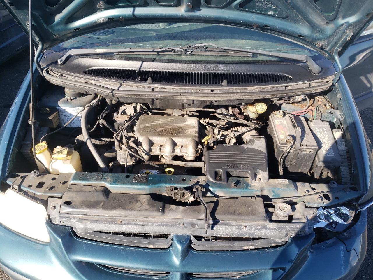 Photo 7 from auction – 2000 DODGE CARAVAN with VIN 2B4GP2535YR863402