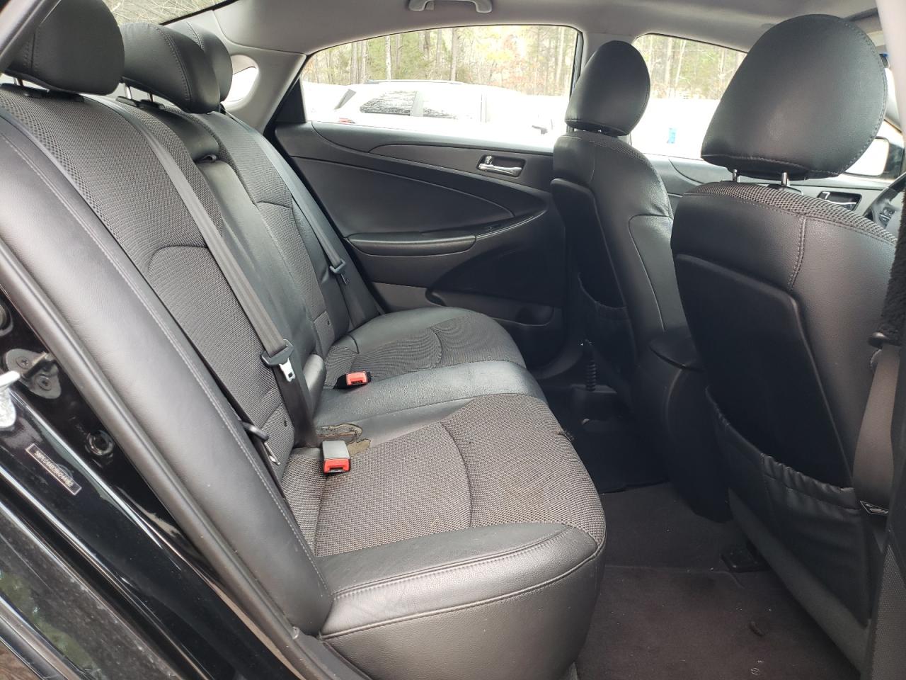Photo 6 from auction – 2011 HYUNDAI SONATA SE with VIN 5NPEC4AB2BH244162