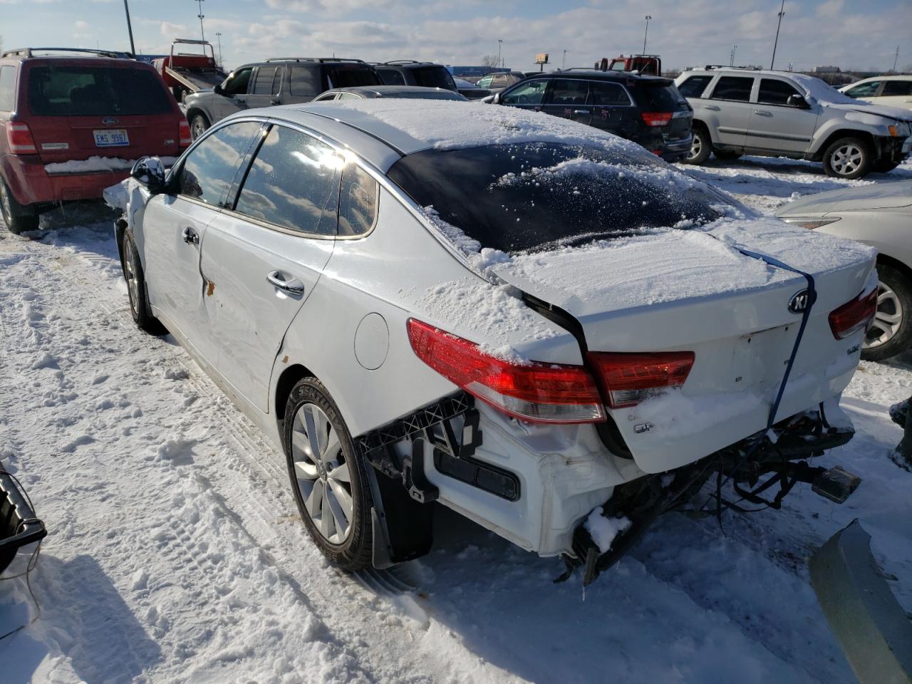 Photo 3 from auction – 2017 KIA OPTIMA EX with VIN 5XXGU4L35HG142001