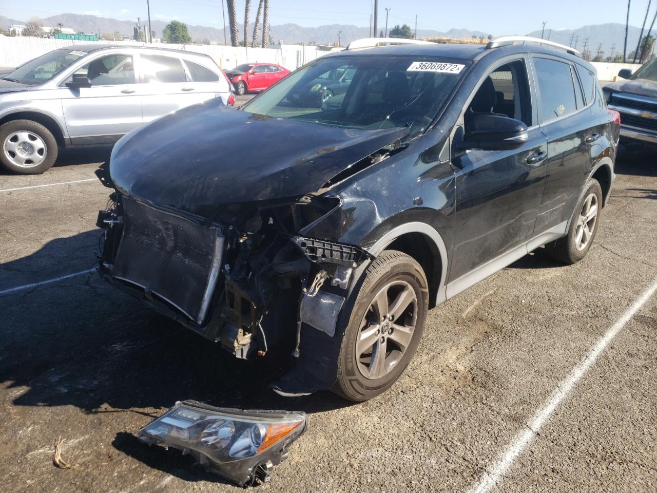 Photo 2 from auction – 2015 TOYOTA RAV4 XLE with VIN 2T3WFREV0FW190193