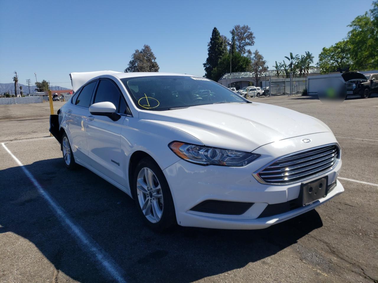 FORD FUSION SE 2018 with VIN 3FA6P0LU7JR172571 - Photo from auction