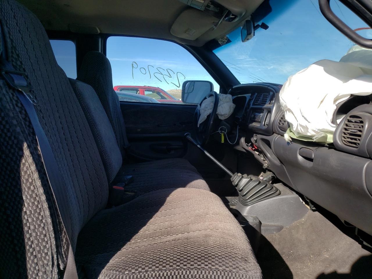 Photo 5 from auction – 2001 DODGE RAM 2500 with VIN 3B7KF23781G181194