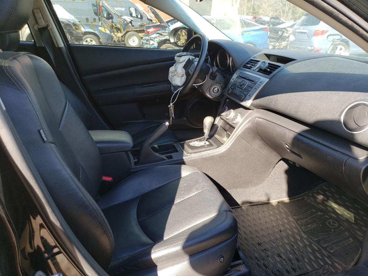 Photo 5 from auction – 2010 MAZDA 6 I with VIN 1YVHZ8BH7A5M06320