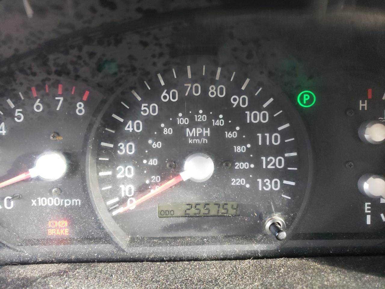 Photo 8 from auction – 2004 KIA SORENTO EX with VIN KNDJD733X45207995