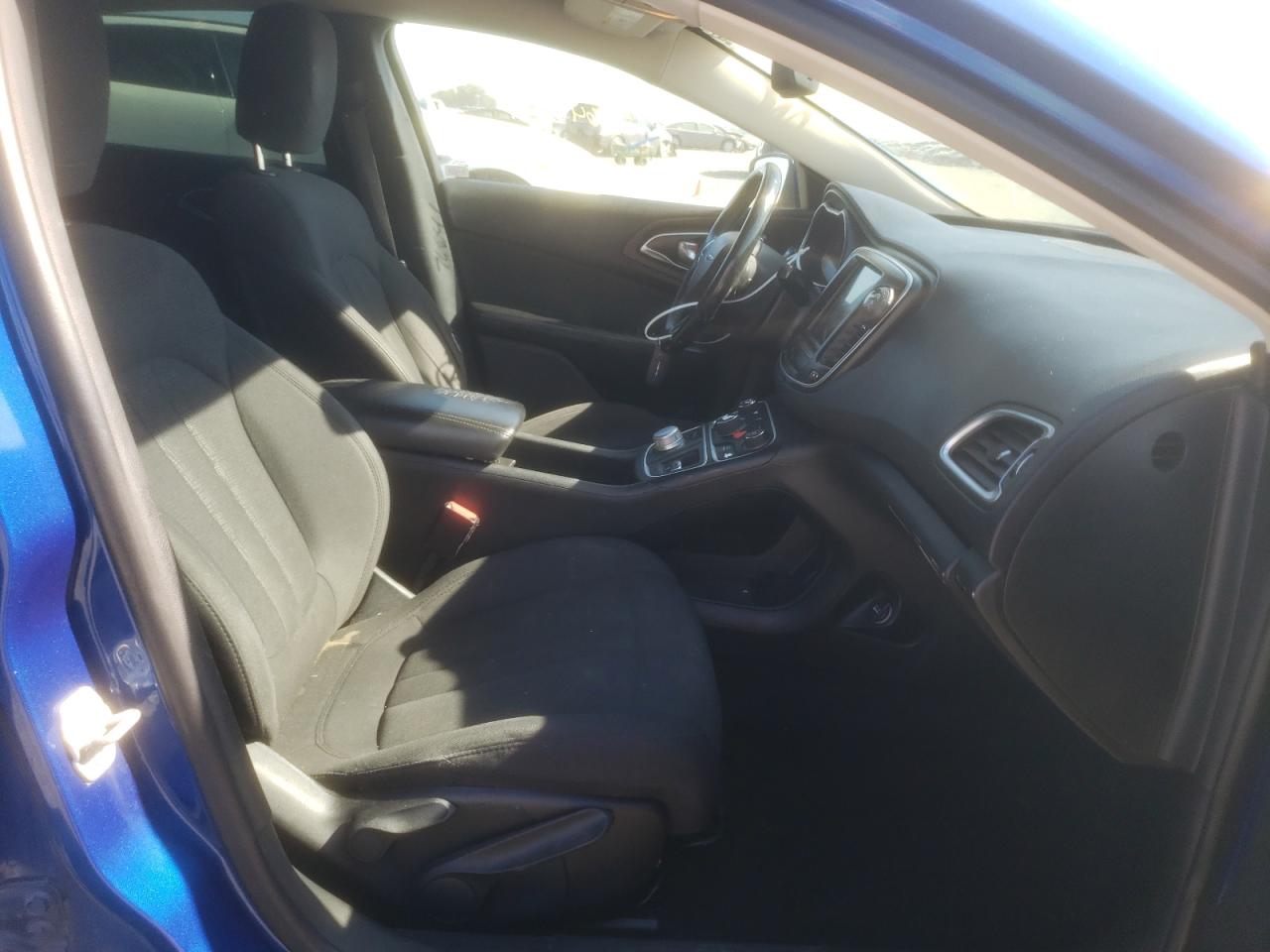 Photo 5 from auction – 2015 CHRYSLER 200 LIMITE with VIN 1C3CCCAB0FN750827