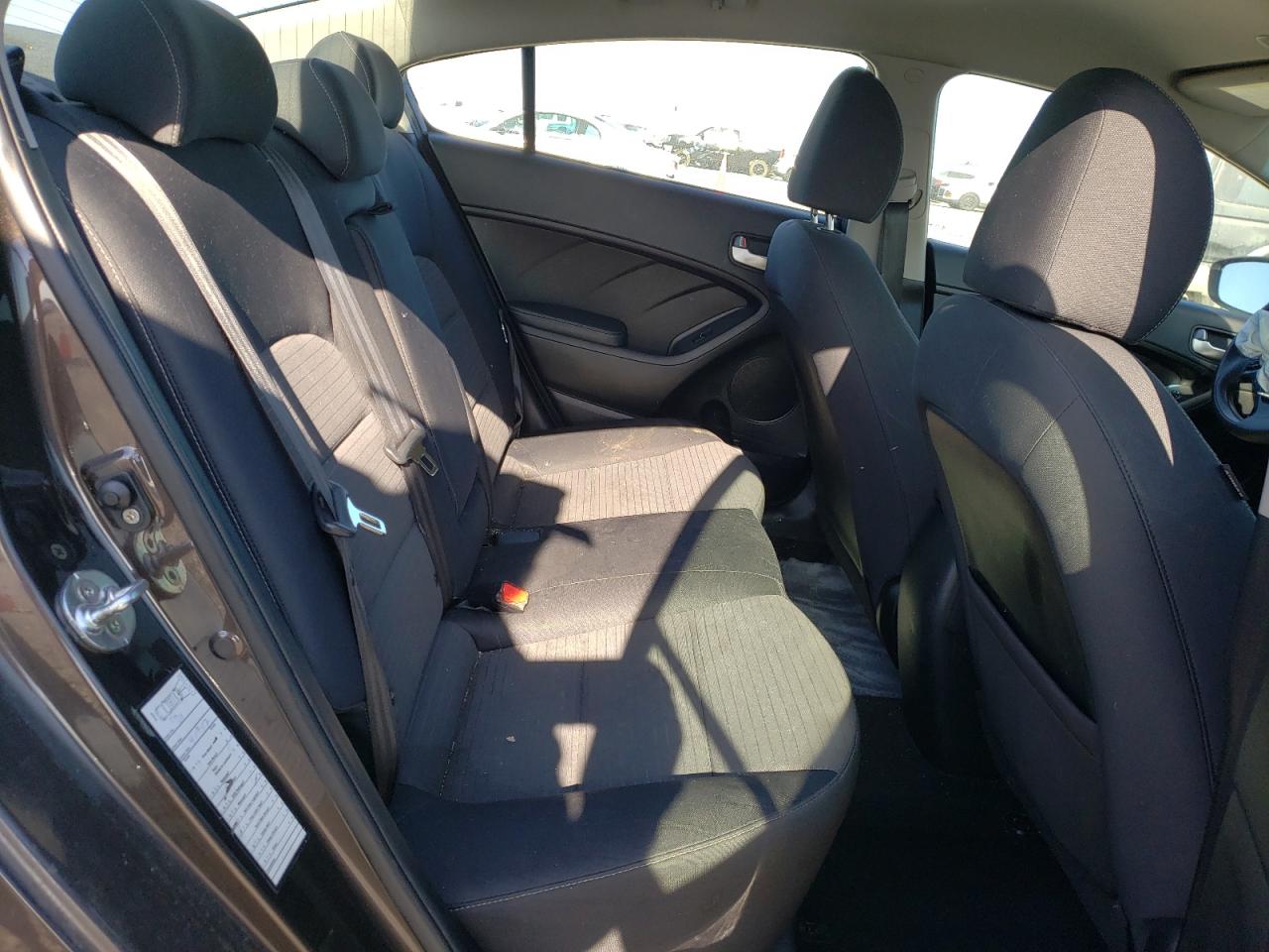Photo 6 from auction – 2017 KIA FORTE LX with VIN 3KPFL4A71HE017719