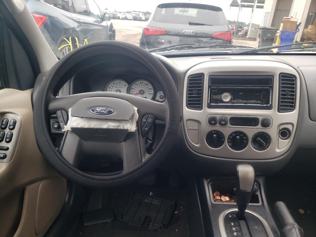 Photo 9 from auction – 2005 FORD ESCAPE XLT with VIN 1FMCU93165KE31606