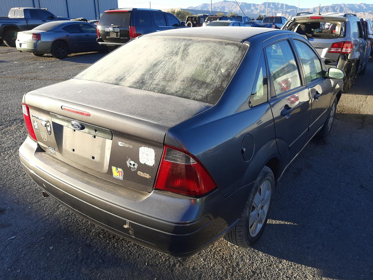Photo 4 from auction – 2007 FORD FOCUS ZX4 with VIN 1FAFP34N17W297774