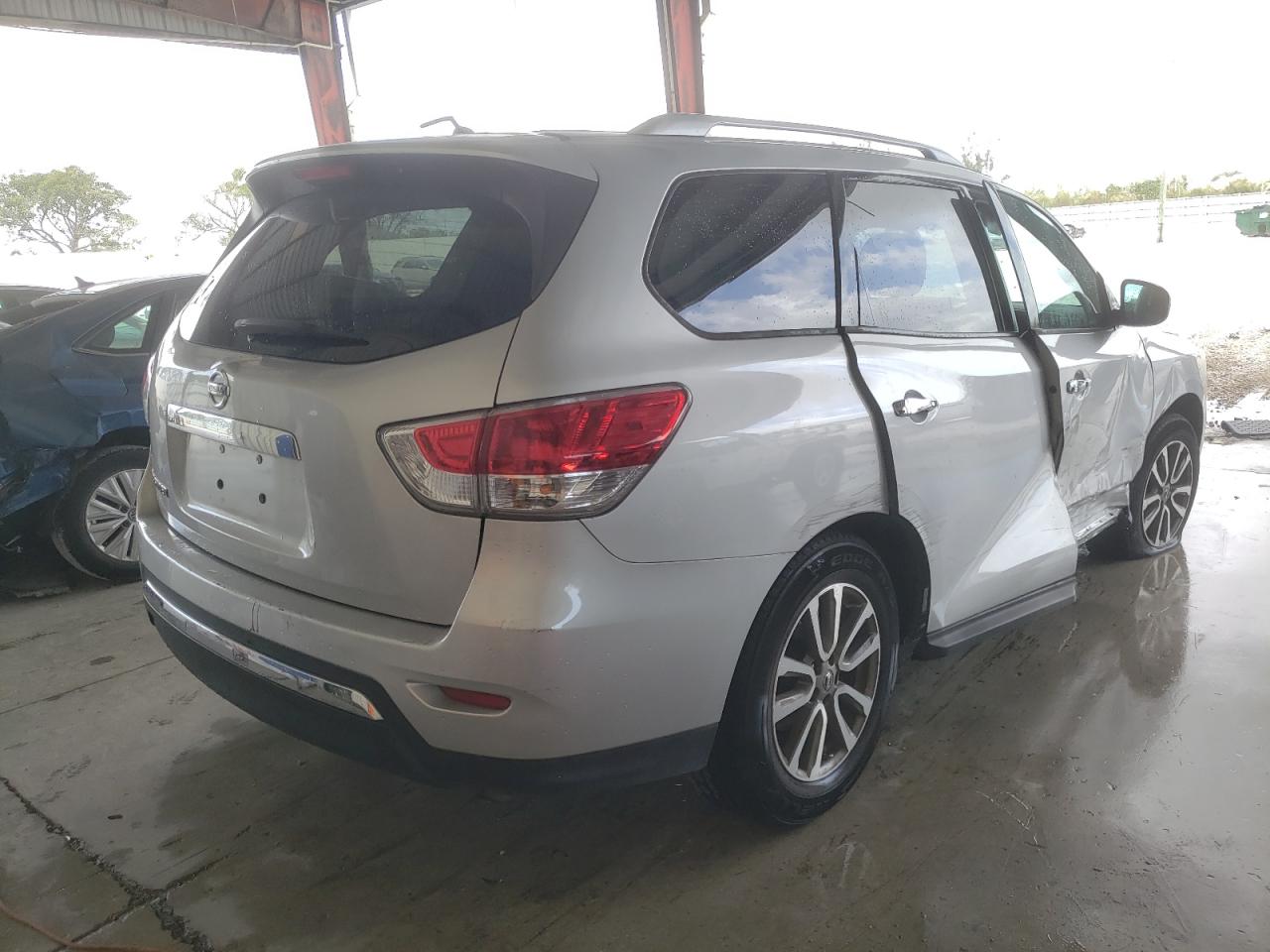 Photo 4 from auction – 2016 NISSAN PATHFINDER with VIN 5N1AR2MN0GC617009
