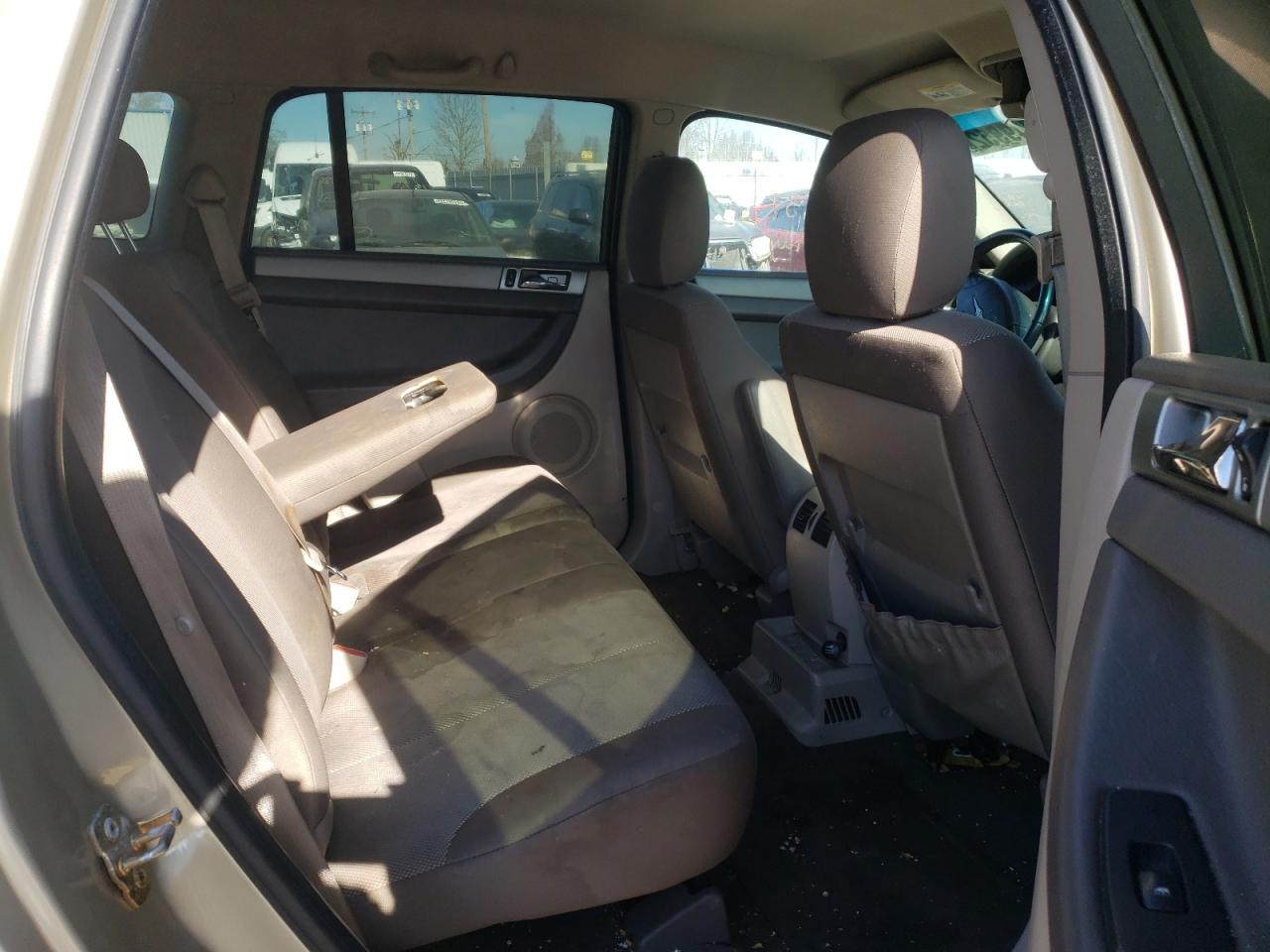 Photo 6 from auction – 2005 CHRYSLER PACIFICA with VIN 2C4GF48435R568266