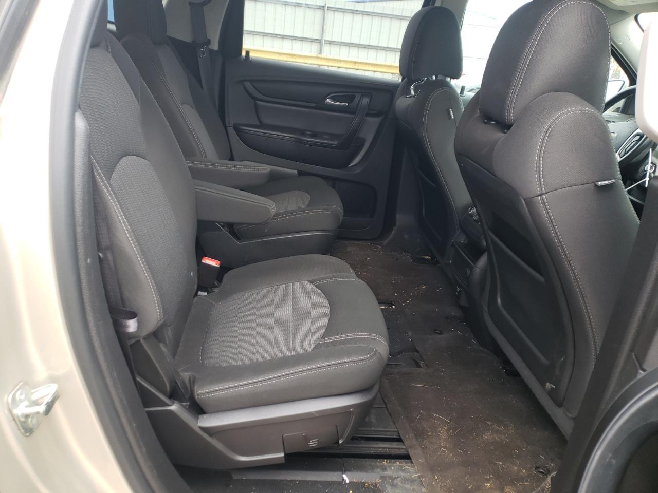 Photo 6 from auction – 2016 CHEVROLET TRAVERSE L with VIN 1GNKRGKD1GJ317059