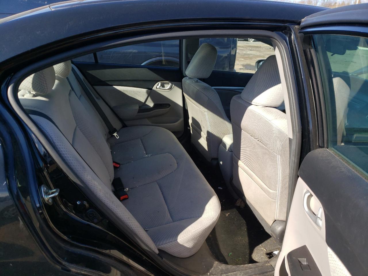 Photo 6 from auction – 2015 HONDA CIVIC HYBR with VIN 19XFB4F20FE200560
