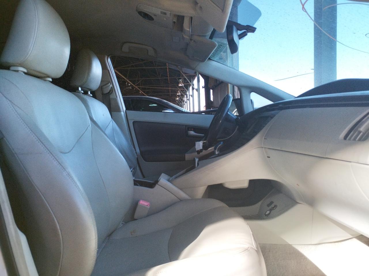 Photo 5 from auction – 2011 TOYOTA PRIUS with VIN JTDKN3DU0B0254240