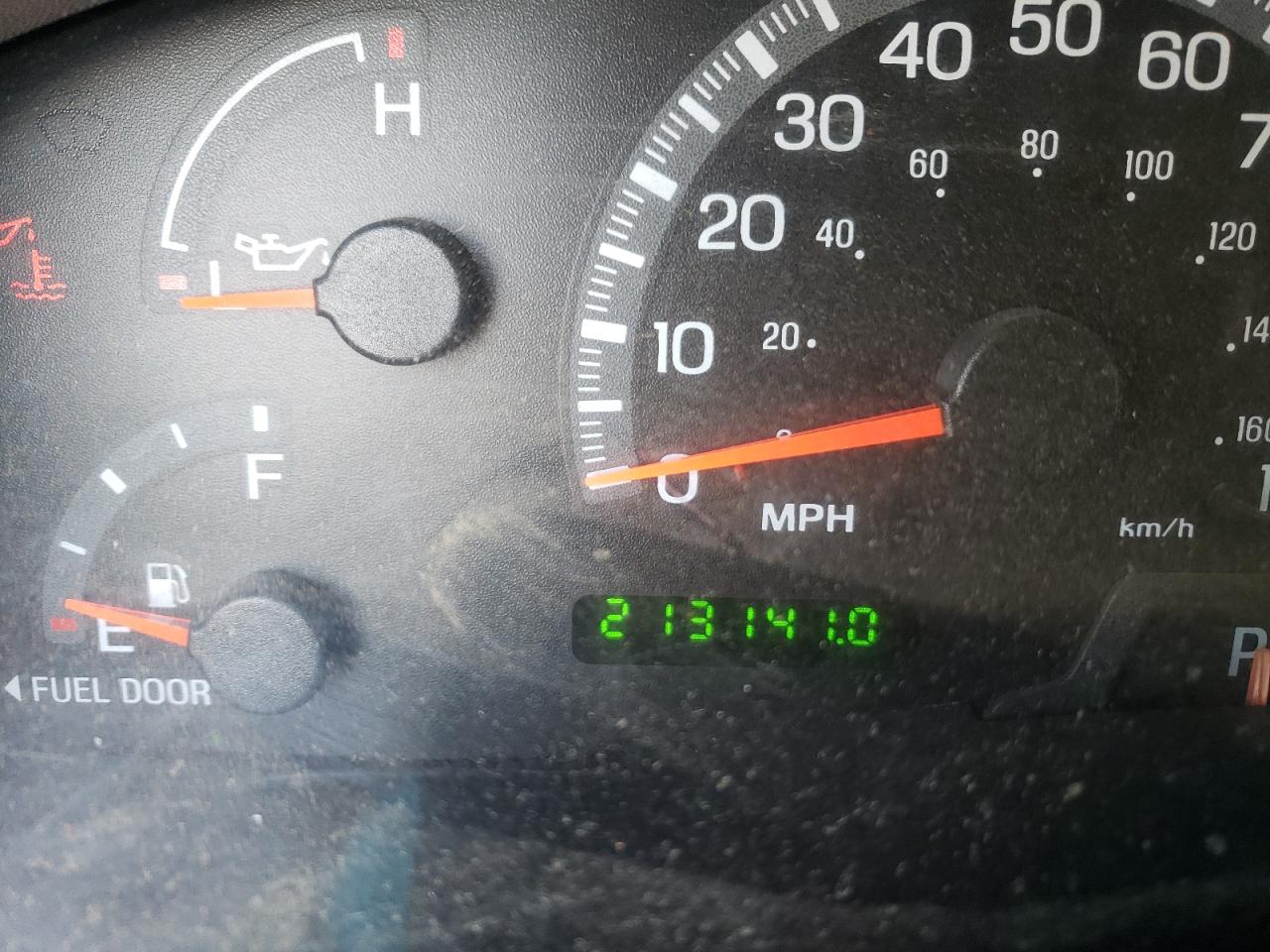 Photo 8 from auction – 2000 FORD F150 with VIN 1FTRX18L6YKA02276