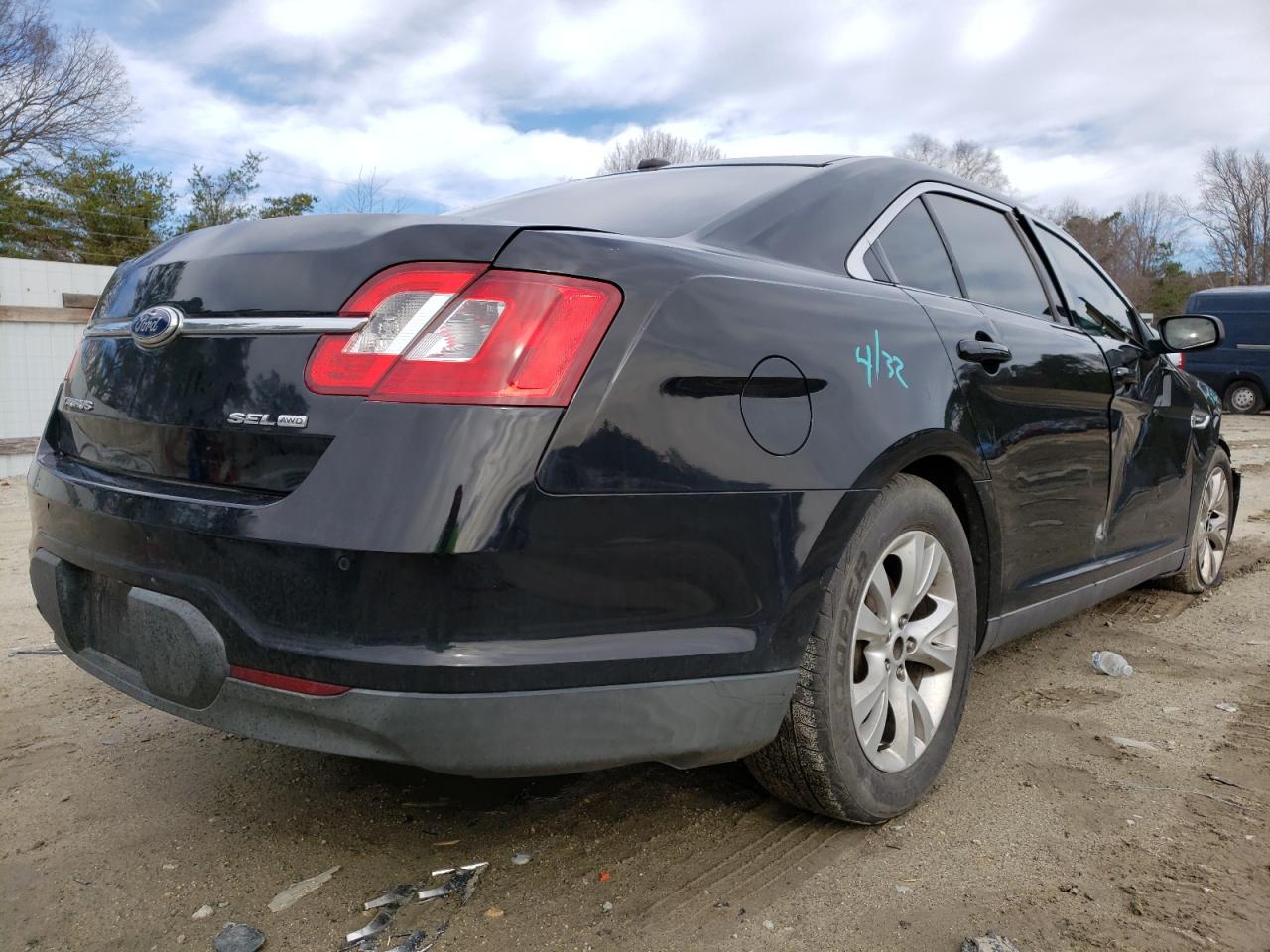 Photo 4 from auction – 2011 FORD TAURUS SEL with VIN 1FAHP2HW7BG187613