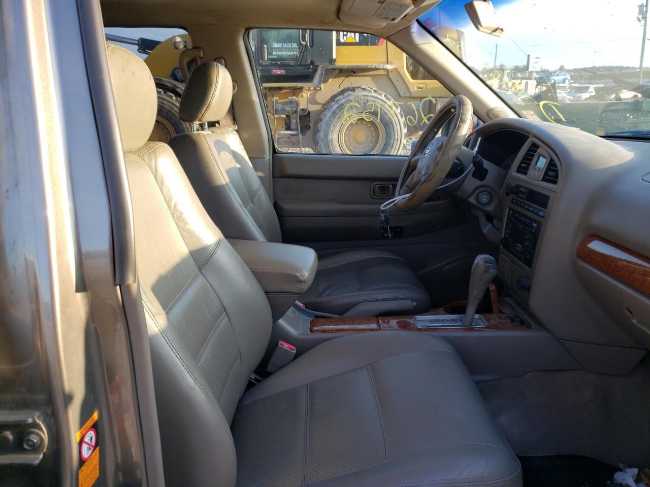Photo 5 from auction – 2003 NISSAN PATHFINDER with VIN JN8DR09X43W701704