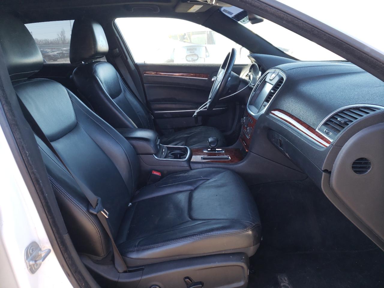 Photo 5 from auction – 2014 CHRYSLER 300 with VIN 2C3CCARG1EH328013