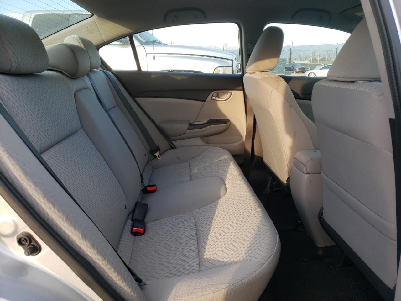 Photo 6 from auction – 2015 HONDA CIVIC LX with VIN 2HGFB2F54FH531162