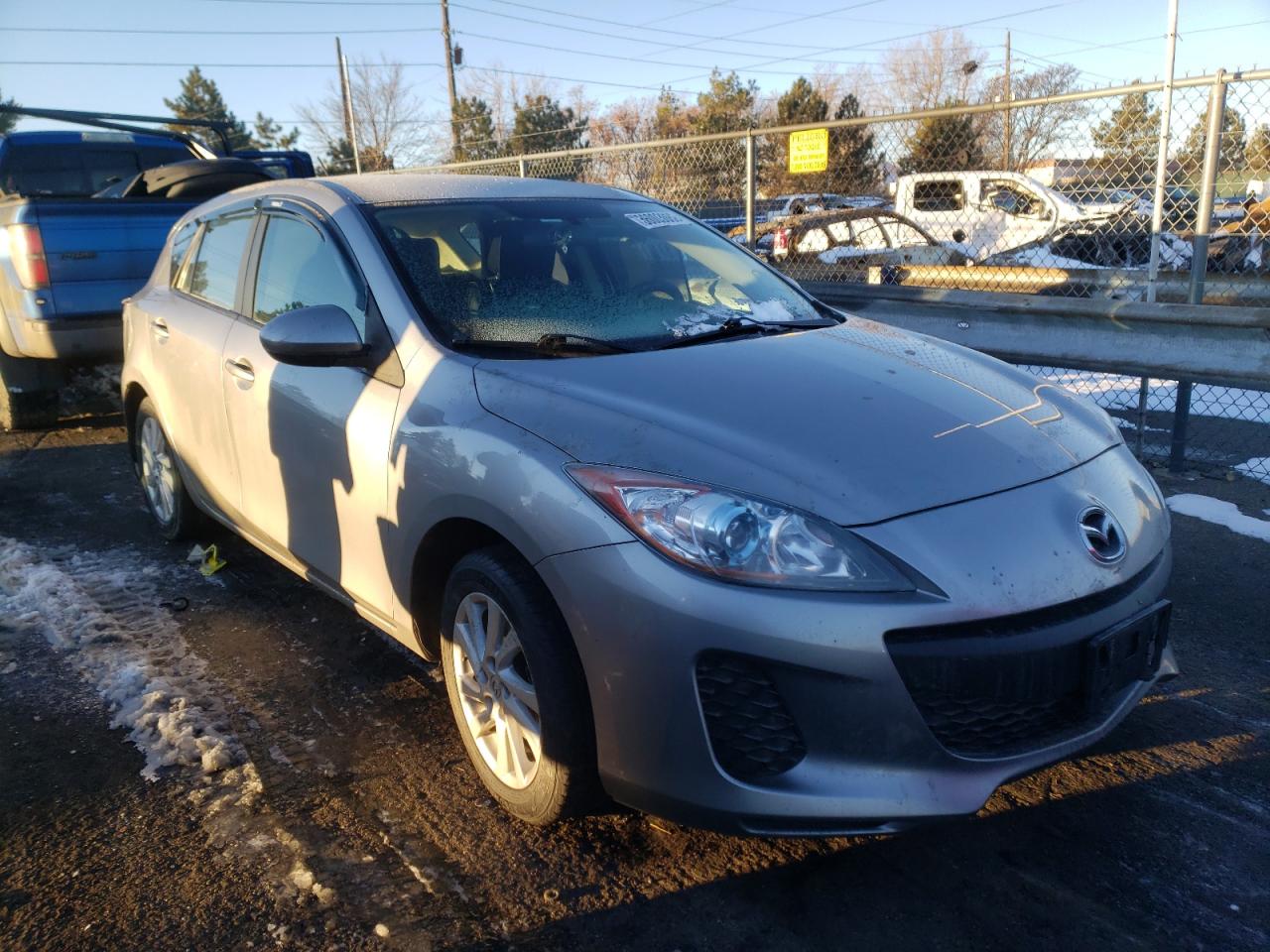 MAZDA 3 I 2012 with VIN JM1BL1L75C1606018 - Photo from auction