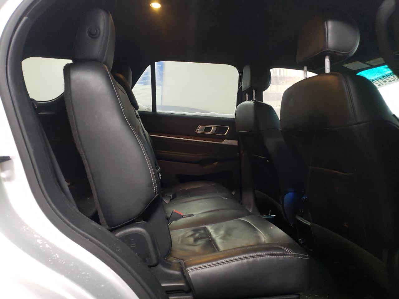 Photo 6 from auction – 2016 FORD EXPLORER L with VIN 1FM5K7F84GGB64550