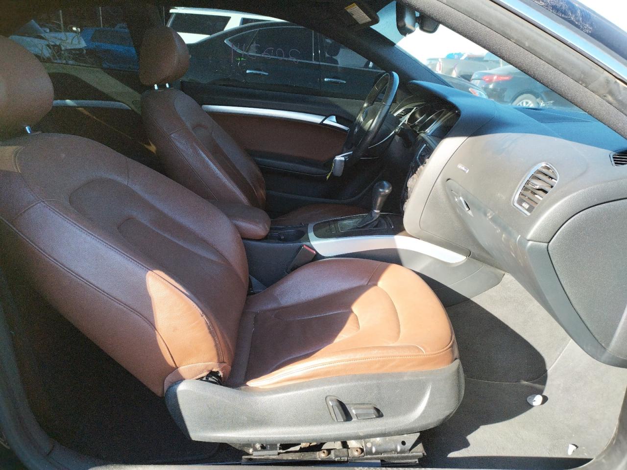 Photo 5 from auction – 2010 AUDI A5 PREMIUM with VIN WAULFAFR7AA053276